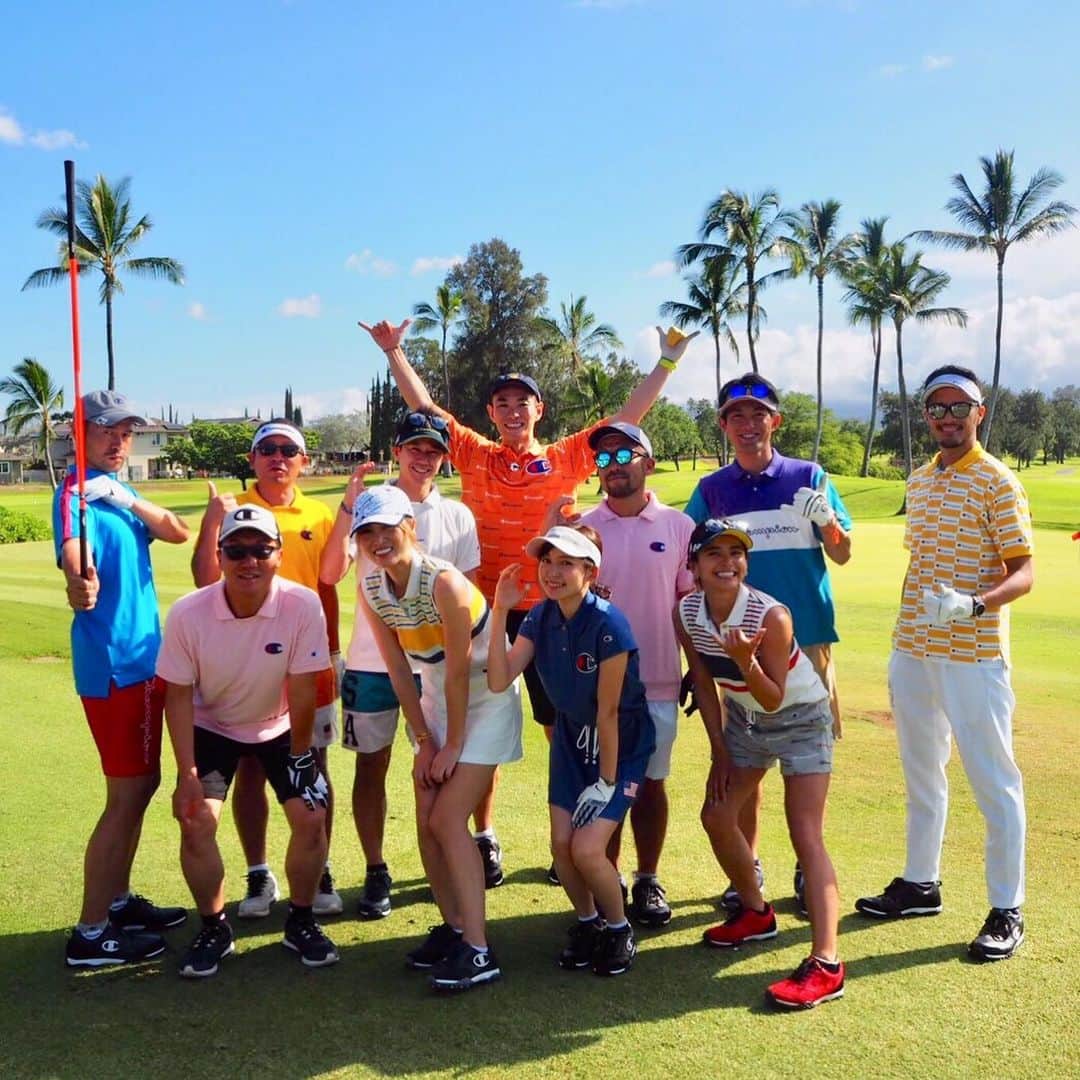 森渉さんのインスタグラム写真 - (森渉Instagram)「ホノルル駅伝優勝のご褒美にみんなでゴルフに行きました。僕は相変わらず下手くそなので走ってばっかりでした(^_^;) #森渉 #ゴルフ #golf #sports #hawaii #ハワイ #enjoy #cpfu #championjp  #いつか100を切りたい #4枚目の動画はニッチロー'さんのルーティーン笑」5月26日 0時10分 - watarumori.sports