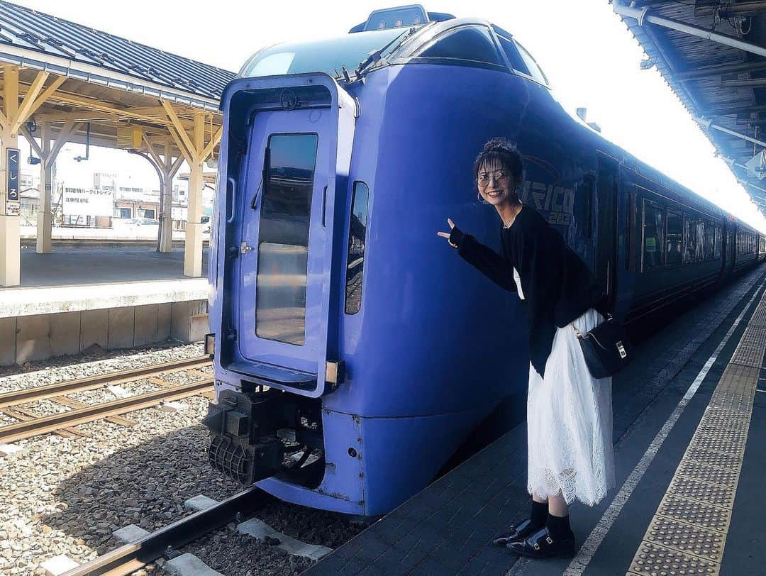 永田レイナさんのインスタグラム写真 - (永田レイナInstagram)「【特急スーパーおおぞら】で池田町へ。 名前も乗り心地も良い… 駅前の【よねくら】さんで 美味しいご飯もいただいて、 ますます眠く…楽しくなってきました！ . #zipfm #JAL #ぶらすた #北海道 #池田町 #よねくら #スーパーおおぞら」5月25日 15時28分 - reina_nagata