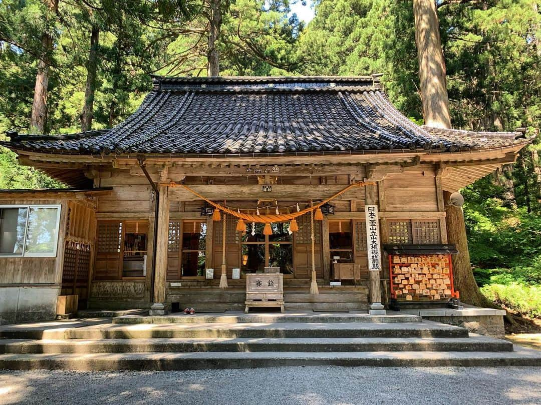 横山みれいさんのインスタグラム写真 - (横山みれいInstagram)「#雄山神社 #富山 #大開運日 #吉報位 #吉報位旅行」5月25日 15時37分 - mireichan66