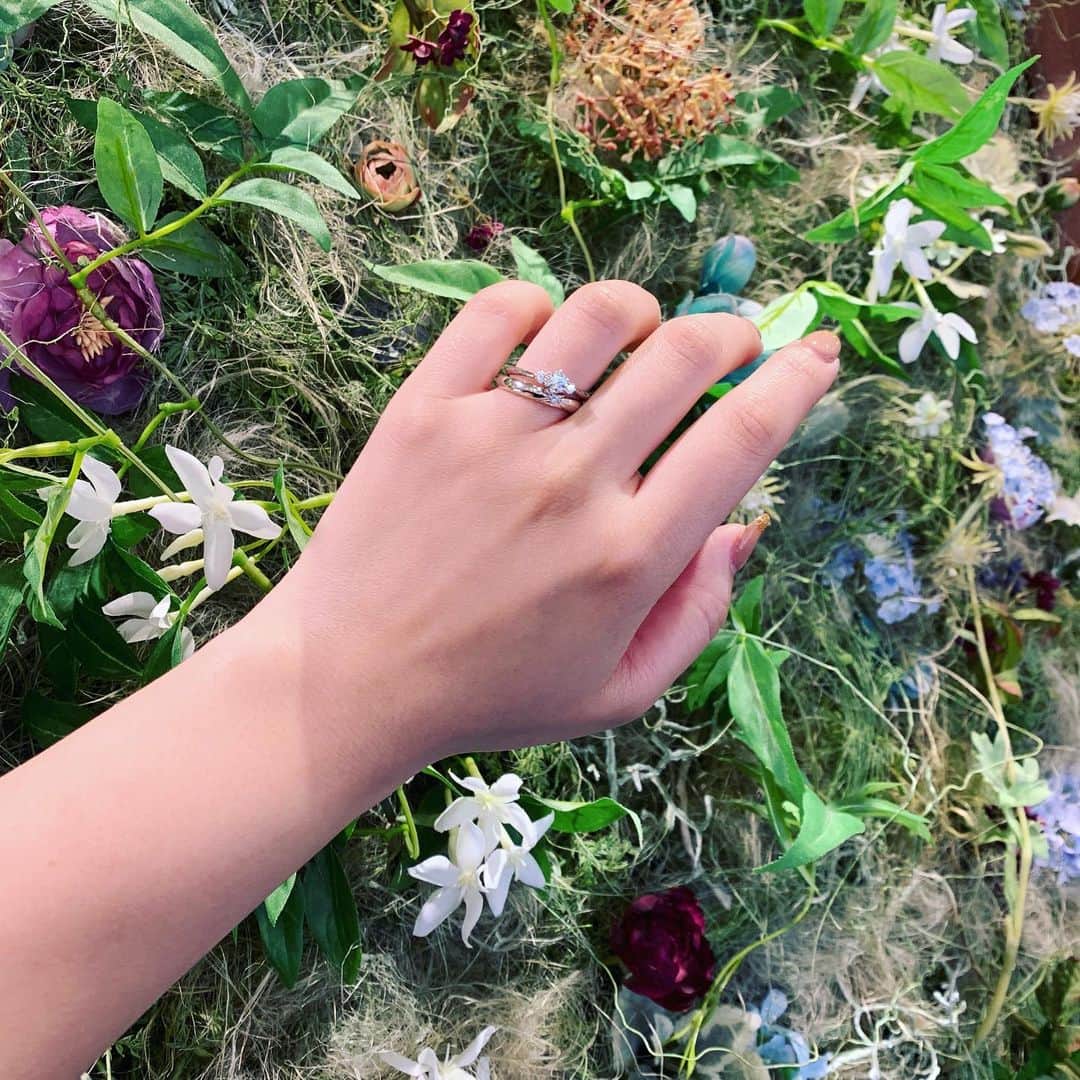 JKプラネット銀座.表参道.福岡|結婚指輪セレクトショップさんのインスタグラム写真 - (JKプラネット銀座.表参道.福岡|結婚指輪セレクトショップInstagram)「💍 @jkplanet.jewelry ディズニー シンデレラ – Disney Cinderella 2019 「信じていれば夢は必ずかなう・・・」というコンセプトからイメージされたシンデレラシリーズです。 ． リングの内側には「どんな困難でもあきらめないよう導き、夢を実現させる力」を持つといわれる宝石のブルートパーズがセッティングされています。 ☆デザイン名☆ 【You’re my Princess ユーアー・マイプリンセス】 . 《正規取扱店》 JKPlanet 銀座本店・表参道店・横浜元町店・福岡天神店・熊本上通店・鹿児島天文館店 ． ⇩JKPlanet SHOP LIST⇩ 銀座本店・表参道店・横浜元町店・福岡天神店・熊本上通店・宮崎橘通り店・鹿児島天文館店 ． #JKプラネット #結婚指輪のセレクトショップ #シンデレラ #ディズニー #エンゲージリング #婚約指輪 #マリッジリング #ウェディング #プロポーズ #プレ花嫁 #日本中のプレ花嫁さんと繋がりたい #全国のプレ花嫁さんと繋がりたい #銀座結婚指輪 #表参道結婚指輪 #原宿結婚指輪 #福岡結婚指輪 #天神結婚指輪 #熊本結婚指輪 #鹿児島結婚指輪 #2019春婚 #結婚對戒 #結婚戒指 #求婚戒指 #結婚指輪探し #結婚指輪選び #婚約指輪探し #令和婚 #engagementring #weddingring」5月25日 15時45分 - jkplanet.jewelry