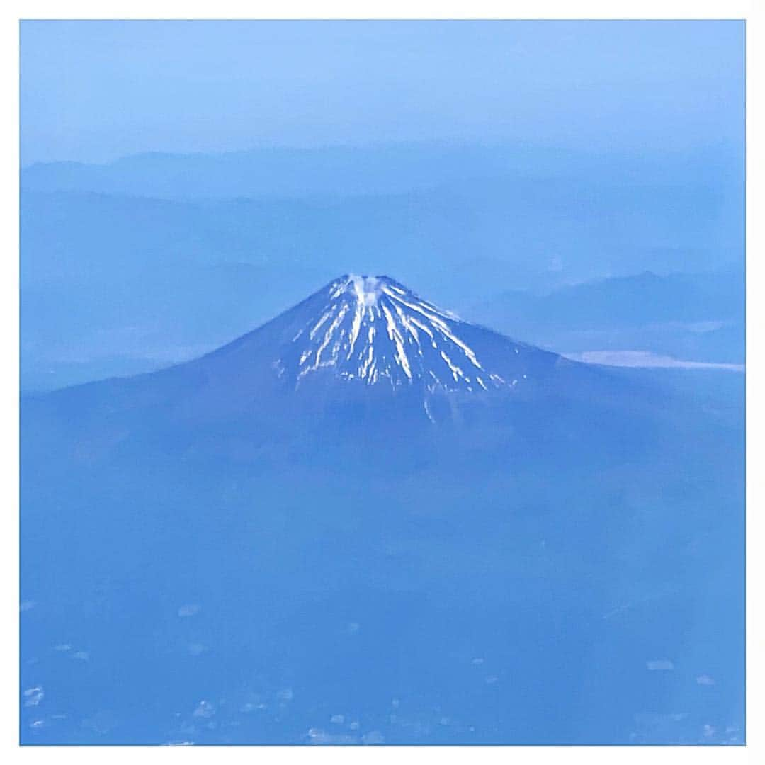 さだまさしさんのインスタグラム写真 - (さだまさしInstagram)「今日の富士山🗻 . #富士山 #さだまさし  #sadamasashi」5月25日 15時54分 - sada_masashi