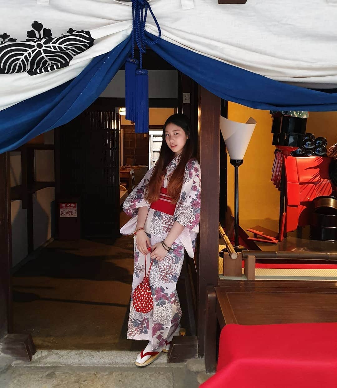 イ・レのグルメインスタ