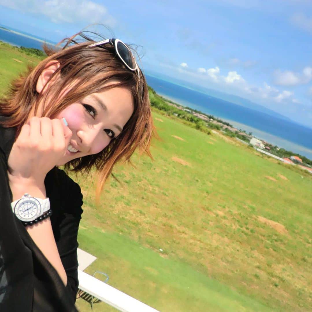 杏さゆりさんのインスタグラム写真 - (杏さゆりInstagram)「5年前の私。。。 髪短いw . お姉ちゃんと石垣へスキューバへ行った時の写真😆 . 写真見返してたらアップしたくなっちゃったw あーーーー海へ行きたい🏖 . そんな天気やなぁ最近☀️ . #5年前 #石垣島 #石垣 #ishigaki #ishigakiisland  #ショート #ショートヘア #杏さゆり #SayuriAnzu」5月25日 16時06分 - anzu_sayuri_official