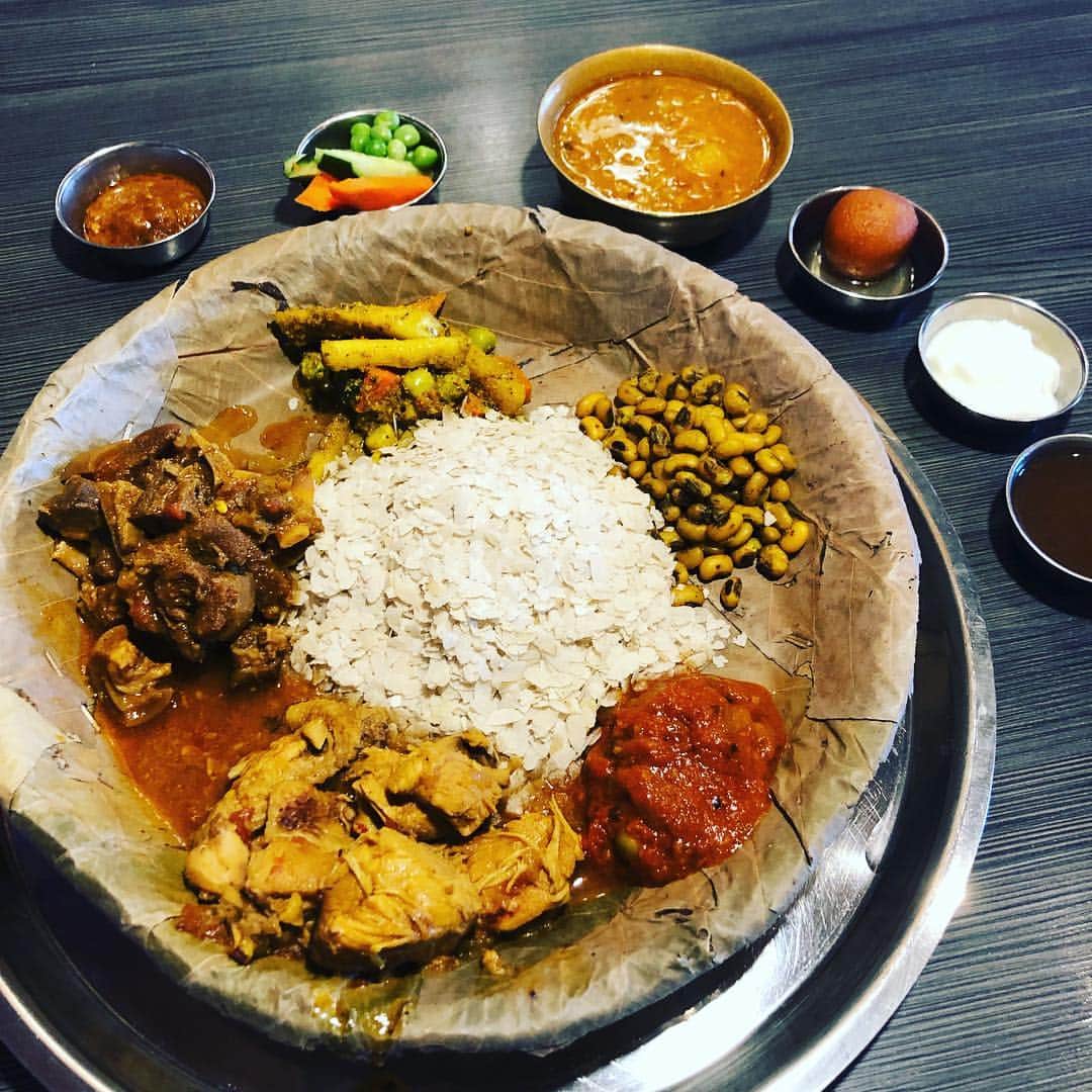 小川真司さんのインスタグラム写真 - (小川真司Instagram)「グローブ座に来たついでに新大久保でメシ。 ネパール料理の干し飯はじめて食べましたが、田舎の香がする。」5月25日 16時26分 - maguromaru34