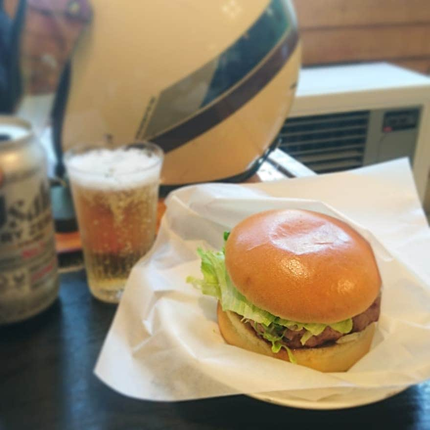 新山大さんのインスタグラム写真 - (新山大Instagram)「バイクの季節！きもちいいい！最高の休日！！ #青森市 #吉田屋 #むじなそば #平舘 #ペンションだいば #いかバーガー #ノンアルビール #平舘灯台 #蓬田村 #マルシェよもぎた #塩ミルクジェラート #ツーリング #ビッグスクーター #国道280号の旅 #好きです青森県  あ、休日じゃなかった。そろそろRABさ行くかな。」5月25日 16時37分 - dai_niiyama