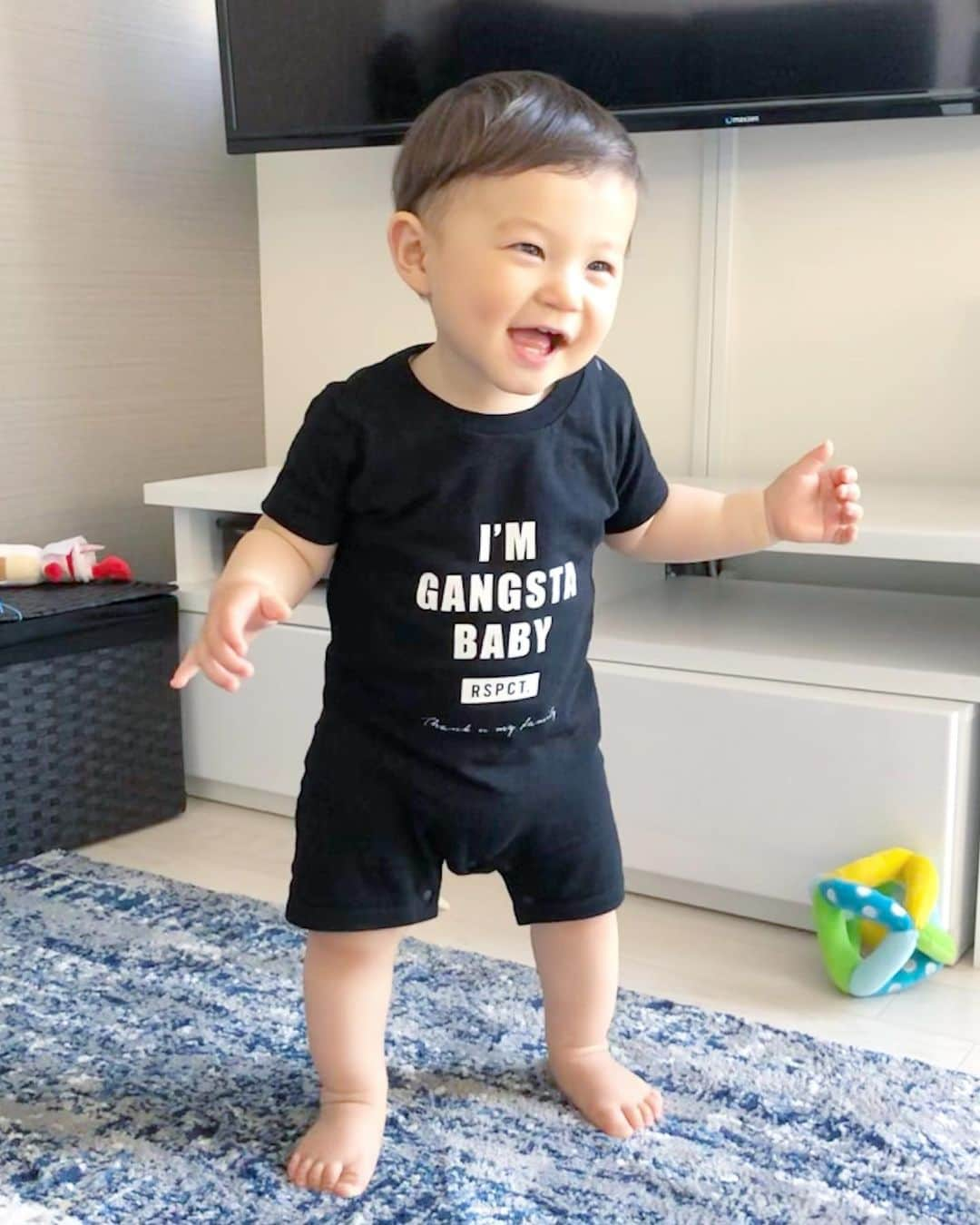 山崎秀晃さんのインスタグラム写真 - (山崎秀晃Instagram)「RSPCT👶🏻I'M GANGSTA BABY #rspct #apparel #fashion #respect1991 #生後10ヶ月 #babyboy #quarter #gangstababy  @respect_apparel_official @tokunari_cwd #instalove #山崎Jr.」5月25日 16時57分 - hideaki1987