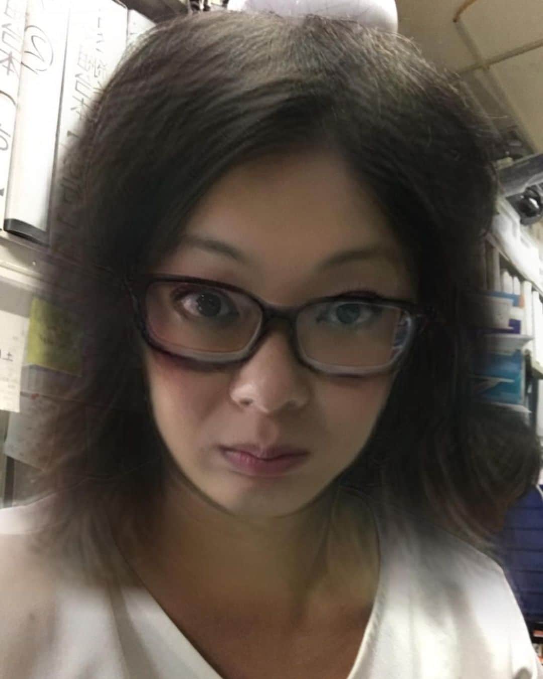 宮戸洋行さんのインスタグラム写真 - (宮戸洋行Instagram)「今流行っているアプリで女性になってみました！一枚目がアプリで撮ったもの、二枚目が今日のルミネ出番の時撮ったもの…髪型違うだけでいつも通りでした…」5月25日 16時58分 - hiroyuki_gag