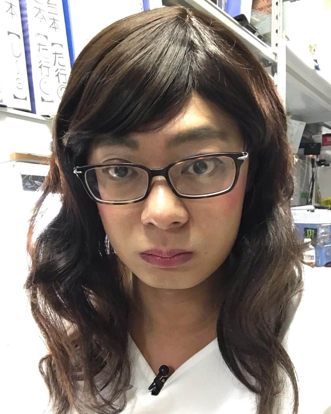 宮戸洋行さんのインスタグラム写真 - (宮戸洋行Instagram)「今流行っているアプリで女性になってみました！一枚目がアプリで撮ったもの、二枚目が今日のルミネ出番の時撮ったもの…髪型違うだけでいつも通りでした…」5月25日 16時58分 - hiroyuki_gag