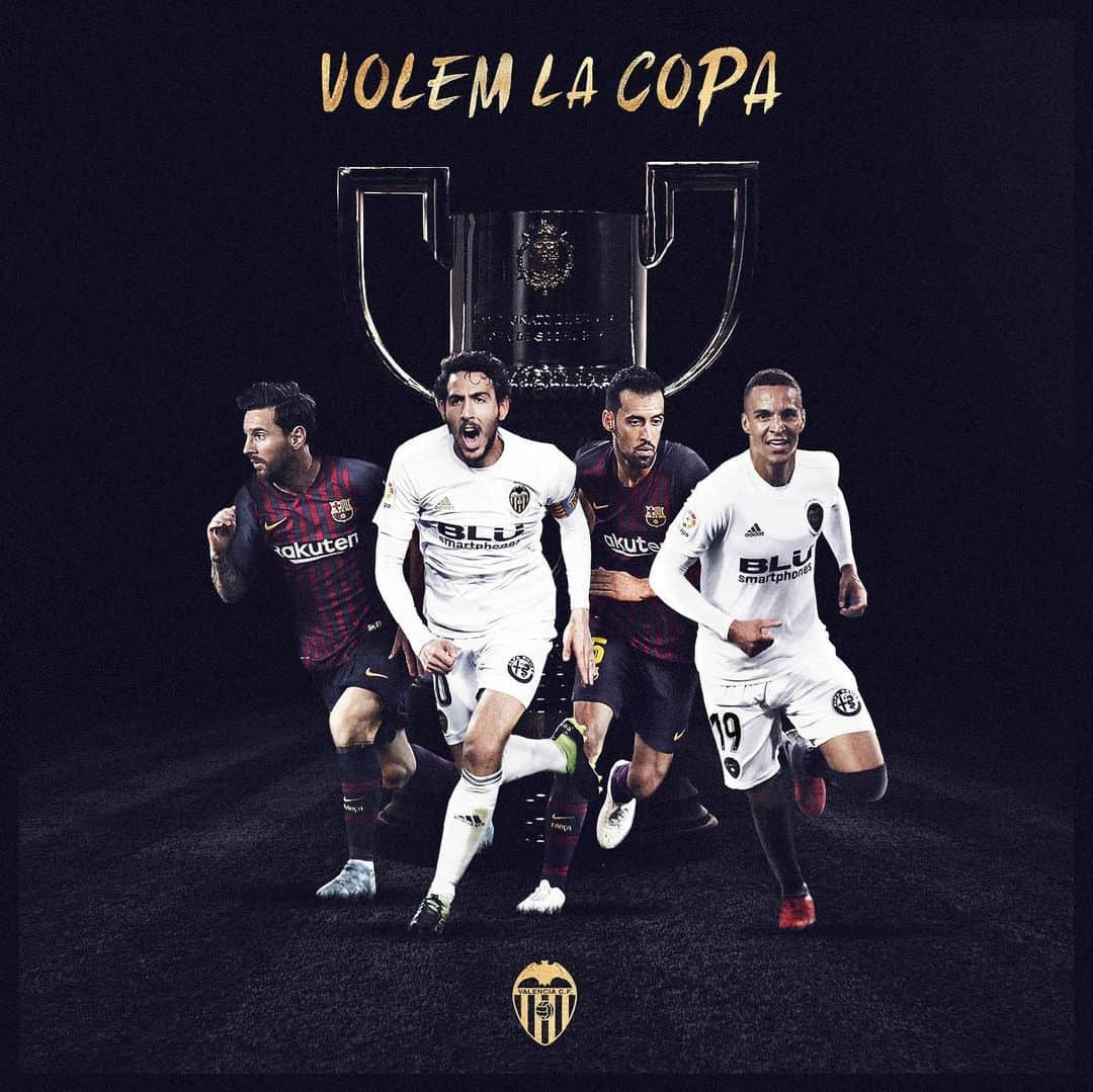 バレンシアCFさんのインスタグラム写真 - (バレンシアCFInstagram)「THE DAY HAS COME 🖤⚪ . El @valenciacf tiene licencia para soñar con el título de Copa y queremos volver a Valencia con ella 🦇 . ¿Qué sentís AFICIÓN? Compartidlo con nosotros porque no será fácil aguantar estos nervios hasta la noche 😉 . #VolemLaCopa 🏆 #AmuntValencia」5月25日 17時41分 - valenciacf