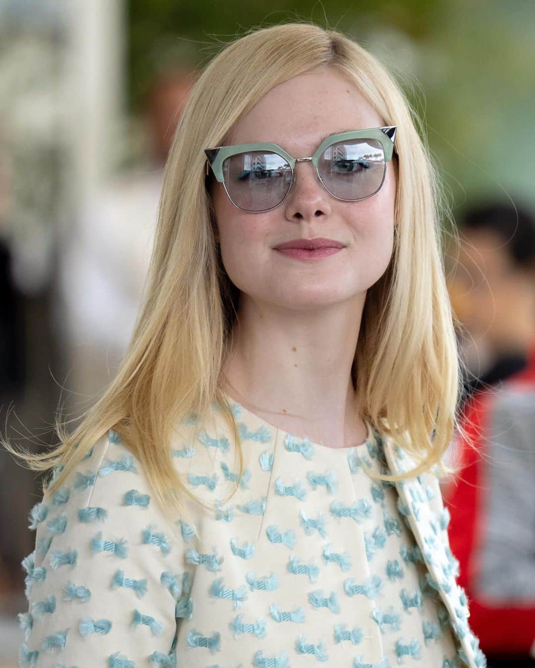 Vogue Italiaさんのインスタグラム写真 - (Vogue ItaliaInstagram)「Celebrity Sightings at Cannes: here’s the best looks worn by @ellefanning on the Croisette. See all the style updates from #Cannes2019 on Vogue.it」5月25日 17時54分 - vogueitalia