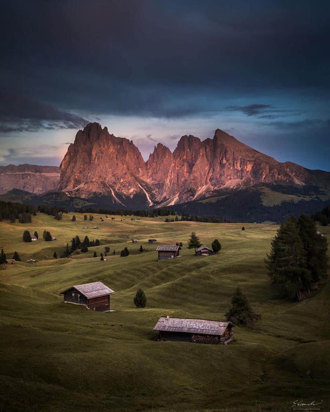 Canon Photographyさんのインスタグラム写真 - (Canon PhotographyInstagram)「@steffeneisenacher // The amazing Seiser Alm is a Dolomite plateau and the largest high-altitude Alpine meadow in Europe. The shots you see here were taken at 1950m above sea level. All images were taken at the exactly same place during different season! Make sure to swipe for all shots. #seiseralm #alpedisiusi #milkyway #sunset #stars #nightphotography #italy #dolomites #southtyrol」5月25日 17時58分 - cpcollectives