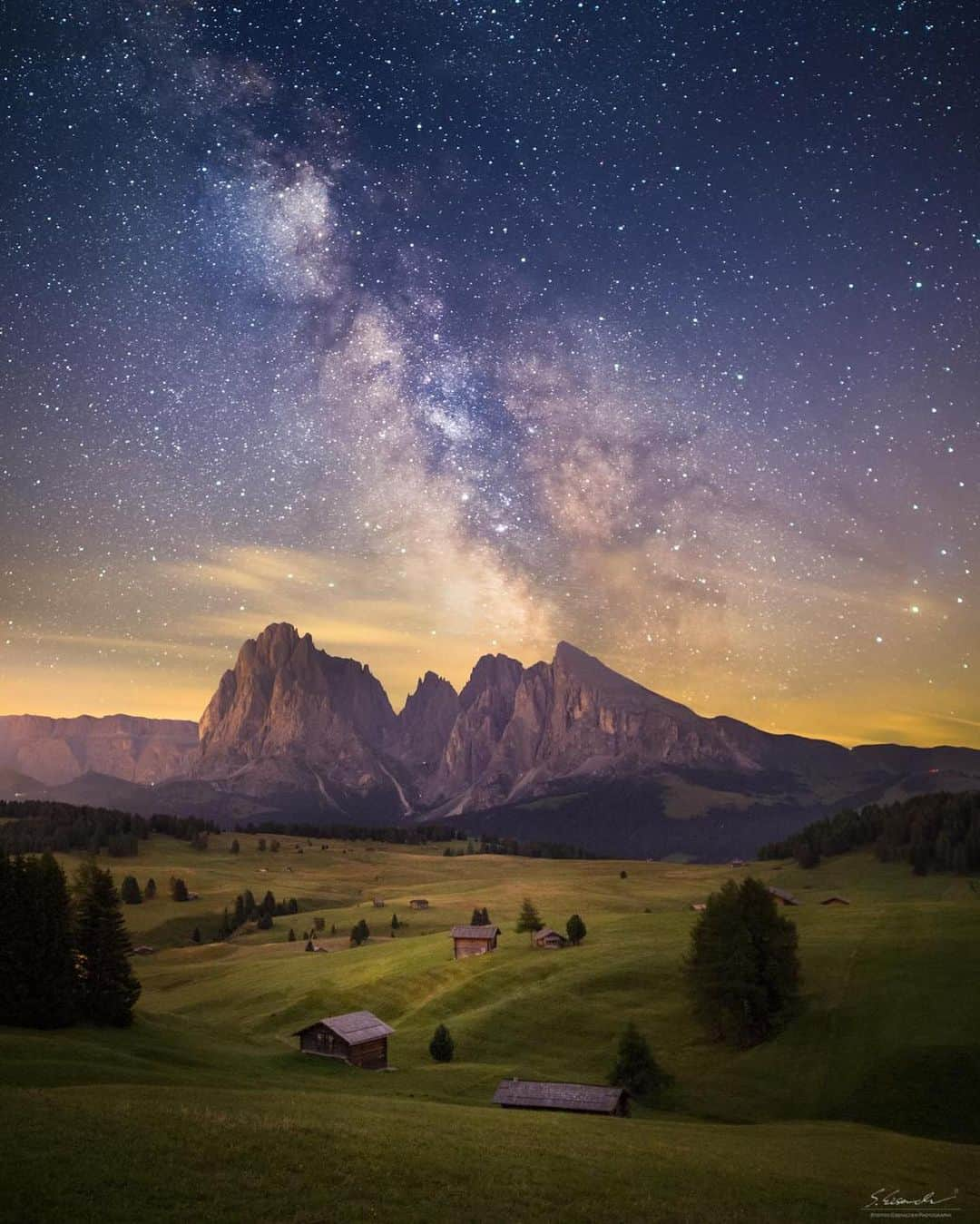 Canon Photographyさんのインスタグラム写真 - (Canon PhotographyInstagram)「@steffeneisenacher // The amazing Seiser Alm is a Dolomite plateau and the largest high-altitude Alpine meadow in Europe. The shots you see here were taken at 1950m above sea level. All images were taken at the exactly same place during different season! Make sure to swipe for all shots. #seiseralm #alpedisiusi #milkyway #sunset #stars #nightphotography #italy #dolomites #southtyrol」5月25日 17時58分 - cpcollectives