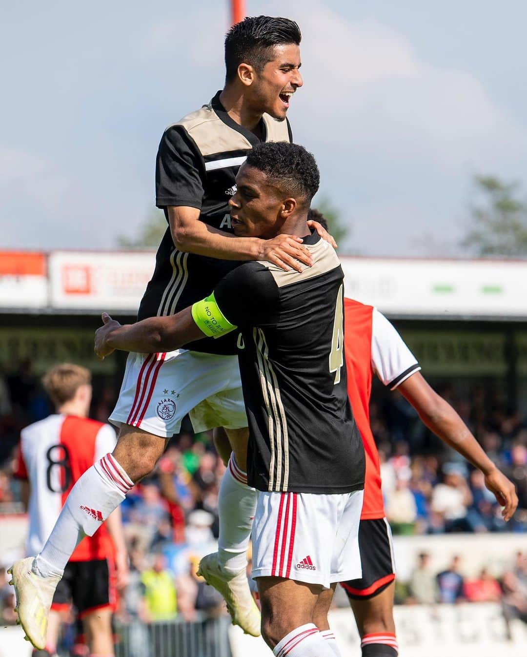 アヤックス・アムステルダムさんのインスタグラム写真 - (アヤックス・アムステルダムInstagram)「For our city, for the title... 🥇 ✖️ #AjaxO19 vs Feyenoord O19 ✖️ 2:30 PM ✖️ LIVE -> Link in bio #ajafey」5月25日 18時12分 - afcajax