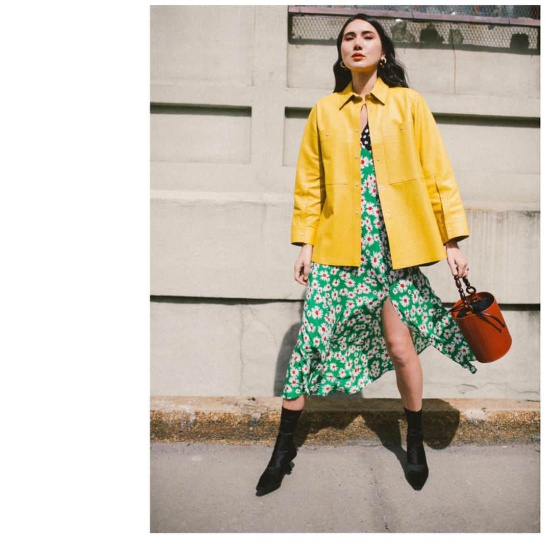 シューマッハさんのインスタグラム写真 - (シューマッハInstagram)「Dylana @dylanasuarez ☀️PART II #dorotheeschumacher #brooklyn #nyc #newyork #streetstyle #yellow #leatherblouse #love #warmerdays #styleinspiration #style #fashion #prefall19 ##TheMuse」5月25日 18時41分 - dorotheeschumacher