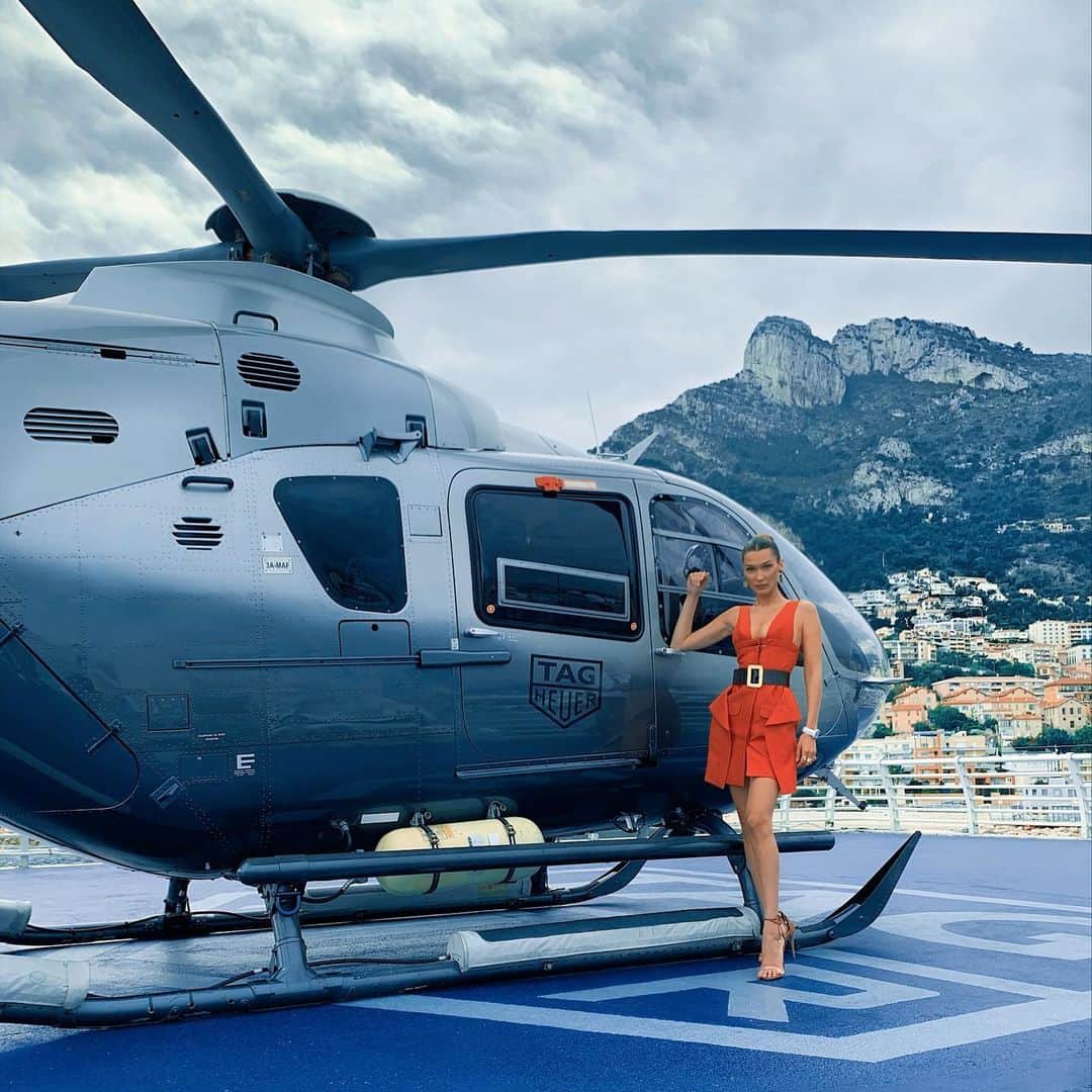 ベラ・ハディッドさんのインスタグラム写真 - (ベラ・ハディッドInstagram)「As an ambassador for @tagheuer I am proud to represent this weekend in Monaco. Thank you !」5月25日 18時47分 - bellahadid