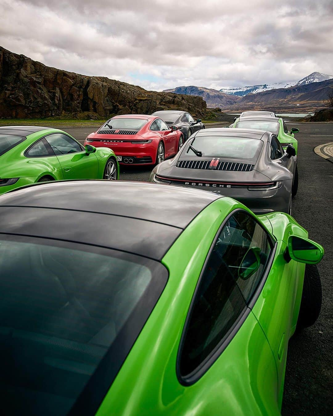 Porscheさんのインスタグラム写真 - (PorscheInstagram)「From scenic landscapes, winding roads, to unique cultural nights: The Porsche Travel Experience Iceland is a full package adventure, taking you in four days around the small island in the new Porsche 911. Get a taste of this unique experience in this gallery. #Porsche #PorscheTravelExperience #Iceland #Porsche911  __ Combined fuel consumption in accordance with EU 6: 911 Carrera S: 8,9 l/100 km, CO2 emissions: 205 g/km -- Combined fuel consumption in accordance with EU 6: 911 Carrera 4S: 9,0 l/100 km, CO2 emissions: 206 g/km」5月25日 19時07分 - porsche