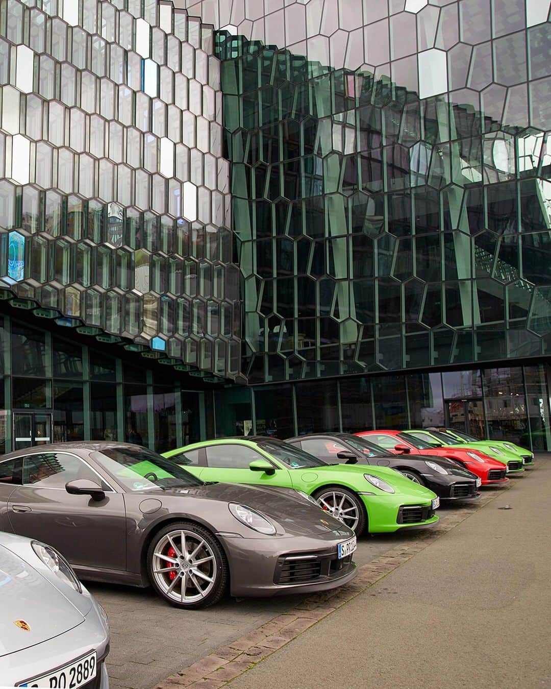 Porscheさんのインスタグラム写真 - (PorscheInstagram)「From scenic landscapes, winding roads, to unique cultural nights: The Porsche Travel Experience Iceland is a full package adventure, taking you in four days around the small island in the new Porsche 911. Get a taste of this unique experience in this gallery. #Porsche #PorscheTravelExperience #Iceland #Porsche911  __ Combined fuel consumption in accordance with EU 6: 911 Carrera S: 8,9 l/100 km, CO2 emissions: 205 g/km -- Combined fuel consumption in accordance with EU 6: 911 Carrera 4S: 9,0 l/100 km, CO2 emissions: 206 g/km」5月25日 19時07分 - porsche