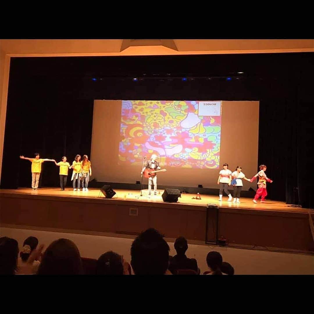 松本隆博のインスタグラム：「。 東京着いたーヽ(^o^)丿 今日も井原デニムで 頑張りました♪^^; 明日は代々木公園 ラオスフェスティバル 2019 楽しみですヽ(^o^)丿 井原デニムで出るよー (≧∇≦)/」