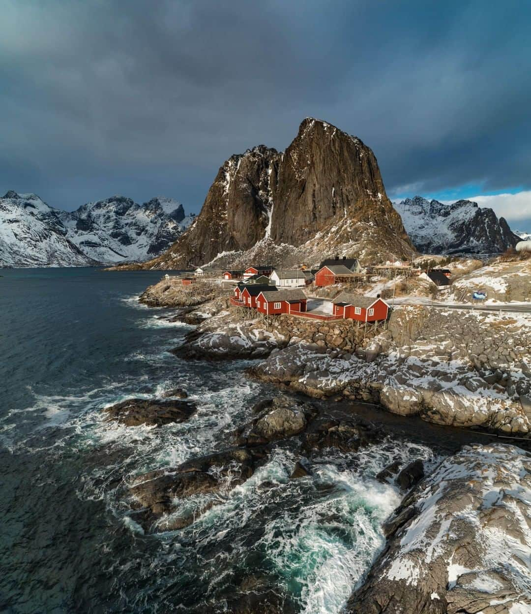 Lonely Planetさんのインスタグラム写真 - (Lonely PlanetInstagram)「'This view of the small village of Hamnøy is a classic as you cross the bridge into #Toppøy. The Rorbuer, or traditional fisherman huts, line up perfectly underneath the mountain in the background. These rorbuer can also be rented as accommodation when visiting. Would you want to stay here?' – @michaelpetrick91 #lpinstatakeover #lpPathfinders #Norway」5月25日 19時00分 - lonelyplanet