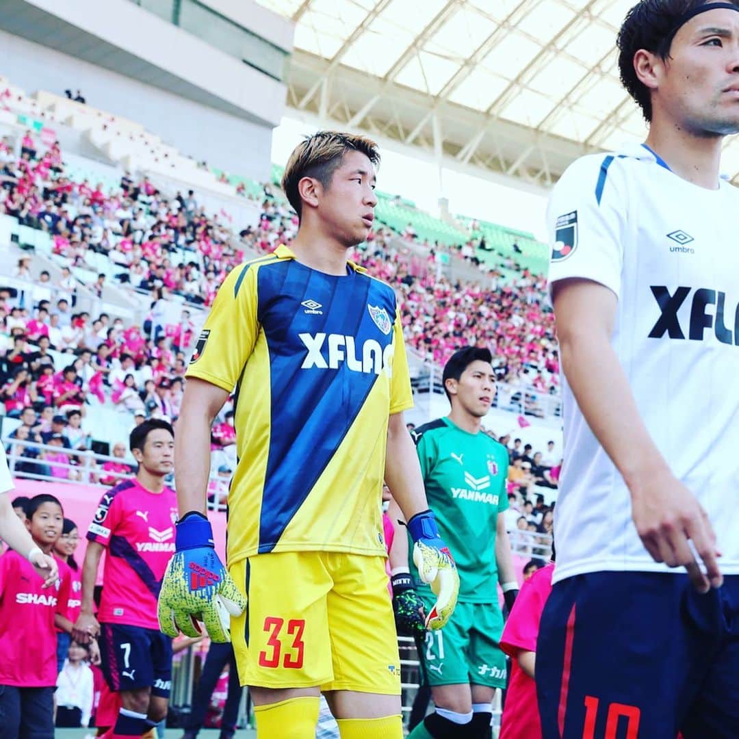 林彰洋のインスタグラム：「敗戦 応援ありがとうございました。 もっと練習します。 #暑さに打ち勝つ #vsセレッソ大阪 #fctokyo」