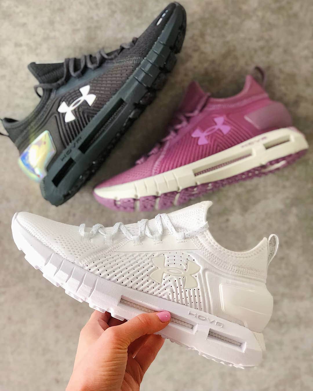 STYLERUNNERさんのインスタグラム写真 - (STYLERUNNERInstagram)「Probably the comfiest sneakers you will ever own! The UA HOVR Phantom are a staff favourite at Stylerunner HQ. 😍😍 Hurry and shop now before our sale ends!」5月25日 19時33分 - stylerunner