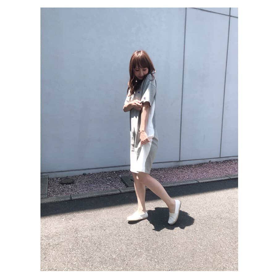 渕上彩夏さんのインスタグラム写真 - (渕上彩夏Instagram)「. . 今日もくまパワプラスを見てくださった皆さんありがとうございました😊✨ ゲストは馬場圭介さん🎩✨ . 衣装はChampion☀️ スウェットワンピースの着心地抜群でした🙆🏻‍♀️✨ . 太陽は少し浴びると元気が出る✊🏻😆 . #わたしのcocosa  #cocosa #champion  #kab #くまパワプラス  #熊本よかとこ」5月25日 19時31分 - ayakafuchigami725