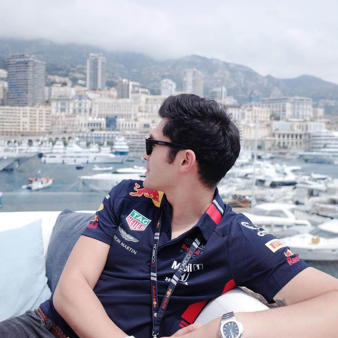 Livさんのインスタグラム写真 - (LivInstagram)「We’ve arrived in Monaco for the #grandprix. Here to cheer @astonmartinlagonda @redbullracing qualifying results today 🏁#monacogp #astonmartinredbullracing」5月25日 19時38分 - livlogolding