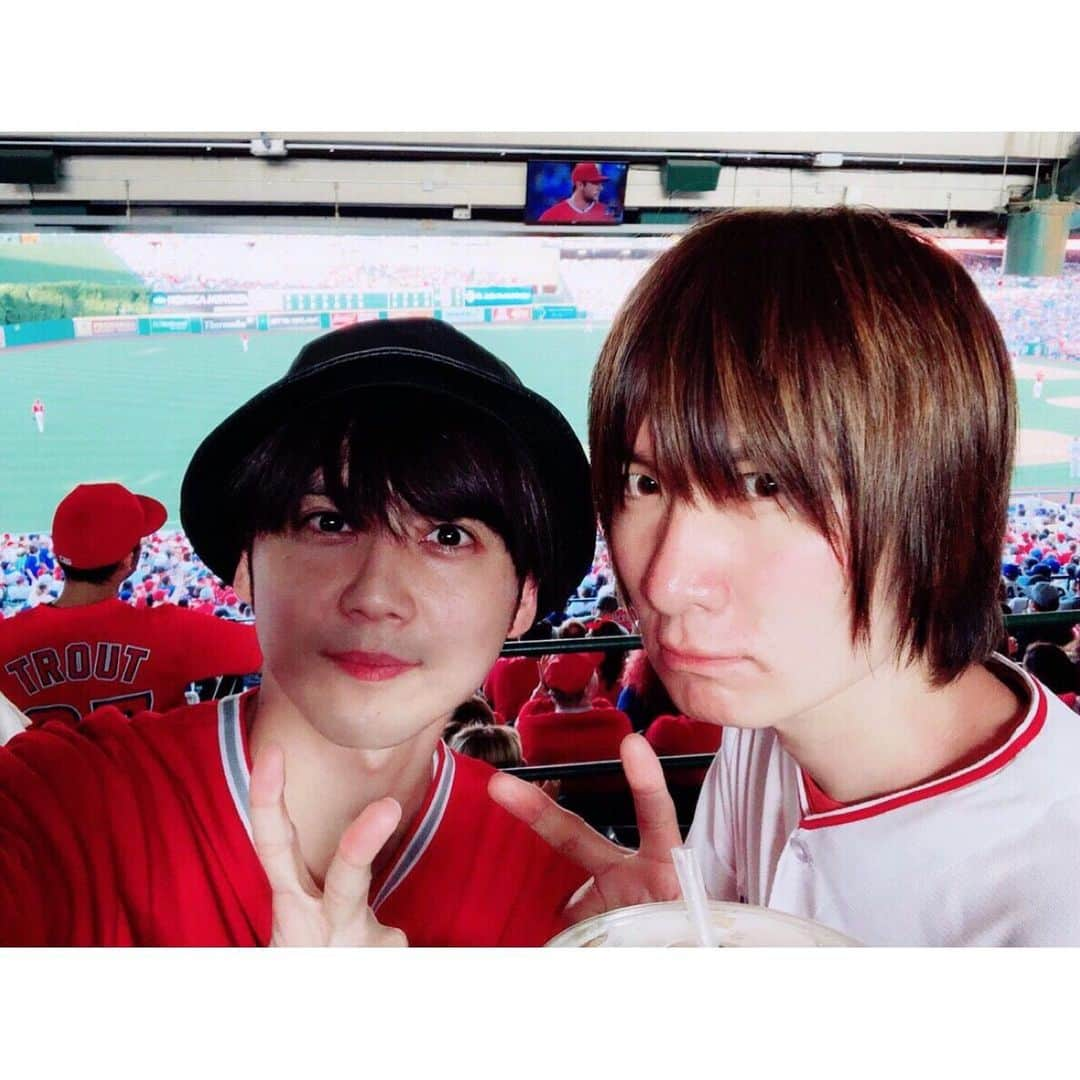 梶裕貴のインスタグラム：「Have you been watching Diamond no Ace? If not, you’re missing out! Not only is the plot amazing but the anime also has an amazing casts! So if you like sports anime, this anime is a must watch! :D」