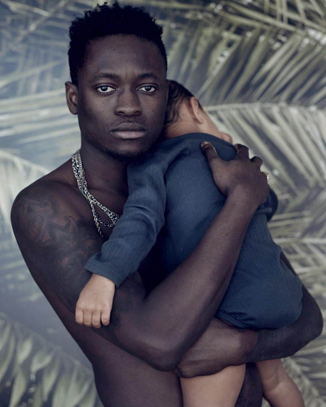 Vogue Italiaさんのインスタグラム写真 - (Vogue ItaliaInstagram)「via @luomovogue 🇪🇺 WE THE PEOPLE OF EUROPE. Edited by @alessiaglaviano and @chiaranonino Here: Kofi Lawson, 32, from Denmark, photographed by @smetana_cecile. ‘Kofi did not move to Denmark because of poverty or a lack of options. He came to Denmark because his family chose to come. I photographed Kofi because his story reveals another side to the story of immigrants in Europe. He’s originally from Ghana and is a wonderful father to two children. He lives and works in Copenhagen.’ #CecileSmetanaBaudier Discover the full portfolio in our new issue. #WELOVEU #LUOMOLovesEU」5月25日 20時02分 - vogueitalia