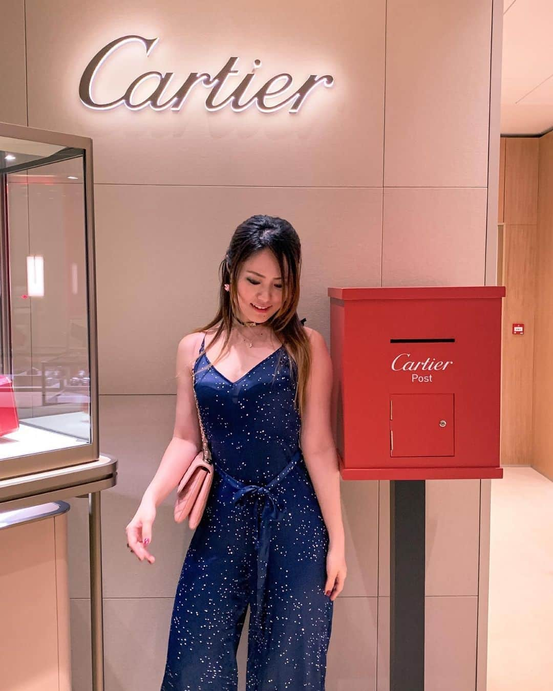 Chiakiさんのインスタグラム写真 - (ChiakiInstagram)「@cartier  正直あまり時計には興味ないけど赤ちゃん郵便ポストが可愛すぎてパシャり📸」5月25日 20時02分 - chiakiinengland