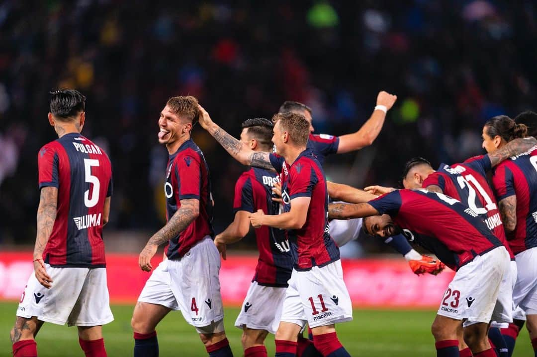 ボローニャFCさんのインスタグラム写真 - (ボローニャFCInstagram)「PRONTI PER L’ULTIMA 💪🤩 MATCH DAY ⚡️ #BolognaNapoli #WeAreOne 🔴🔵」5月25日 20時04分 - officialbolognafc