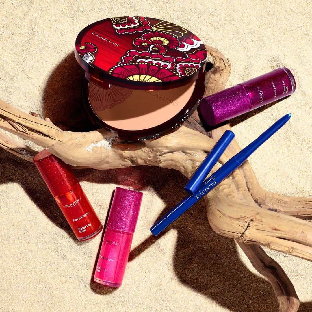 ClarinsUKさんのインスタグラム写真 - (ClarinsUKInstagram)「The limited edition Summer Make-Up Collection is inspired by the warmth of the desert. We're embracing vibrant, exotic colours this summer season. What's your go-to summer beauty look? #ClarinsMakeUp #ItsAllAboutYou . . . . . . . . . . . . . . . #makeup #summermakeup #limitededition #waterlipstain #lipandcheekstain #bronzer #waterproofeyepencil #summerbeauty #summerholiday」5月25日 20時05分 - clarinsuk