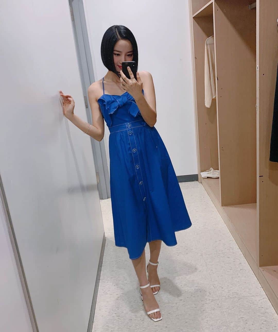 キム・ボヒョンのインスタグラム：「#산토리니 가고 싶게 만드는 원피스 👗👒」