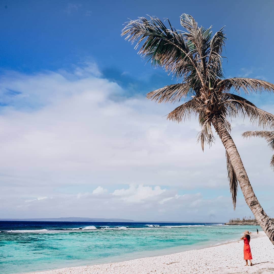 マリアナ政府観光局さんのインスタグラム写真 - (マリアナ政府観光局Instagram)「ビーチリゾートに旅行するなら静かなビーチでのりびり過ごすのもオススメです。ゆっくり流れていく時間は究極のリラックスタイム♡ . 🌏 #オブジャンビーチ / #サイパン 📷 @sao_0324 . #ビーチ #バカンス #離島 #海外旅行 #砂浜 #散歩 #サイパン旅行 #テニアン #ロタ #マリアナ #空 #海 #マリアナブルー #一人旅 #obyanbeach #sea #nature #travel #wonderful_places #ocean #vacation #landscape #holiday #beachlife #paradise #saipan #tinian #rota」5月25日 20時15分 - mymarianas_mva