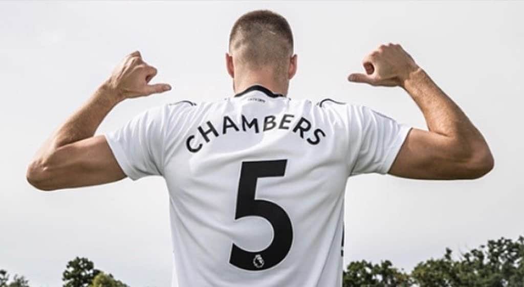 のインスタグラム：「Wow! Absolute honour to be voted Player of the Season! I say this with the biggest smile on my face, thank you! Wish everyone at @fulhamfc the very best for next season. It would be great to see you in the Premier League soon! #COYW」