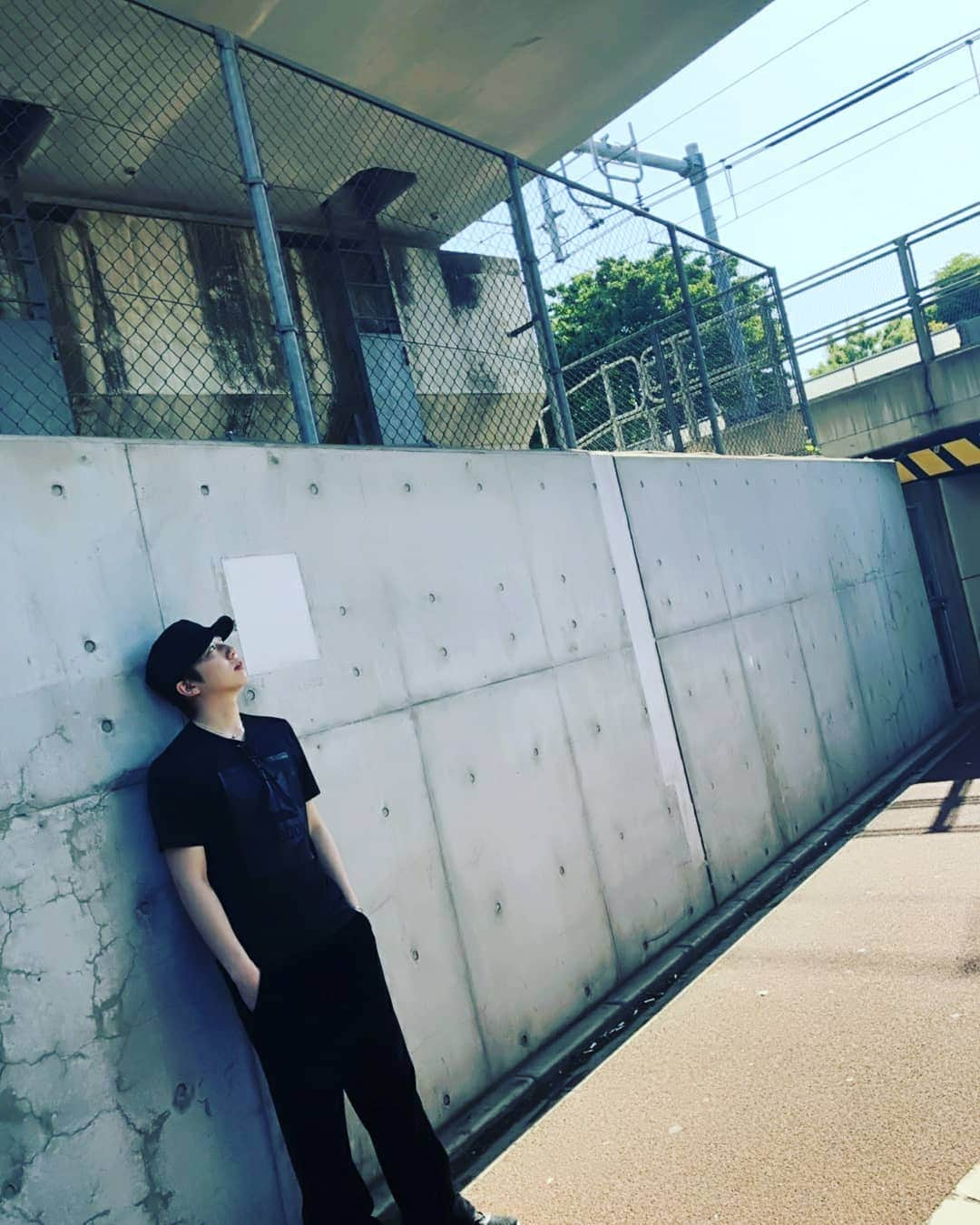 高橋ふみやさんのインスタグラム写真 - (高橋ふみやInstagram)「いい天気だった☀️ 日差し強くてちょっぴり 肌が痛かったぁー！！ 気持ちよかったけど 今年の夏も乗り切れるのか！？ #ちょっぴり #撮影 っぽく(笑)」5月25日 20時38分 - fumiya238_t