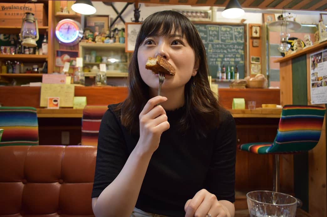 岩谷実来のインスタグラム：「休日  #暑かったね #ぱん #カフェ」