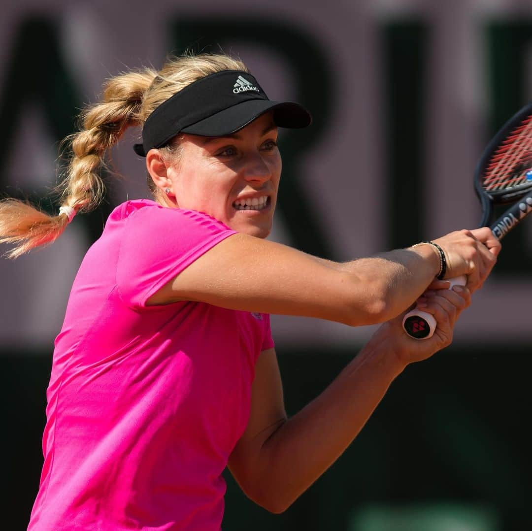 アンジェリーク・ケルバーさんのインスタグラム写真 - (アンジェリーク・ケルバーInstagram)「Happy that I made it to #RG19 despite all difficulties... AND even more excited to start my opening match @rolandgarros tomorrow on the all new CC Philippe-Chatrier 💯🙏🏼😘 See you out there 👋 #TeamAngie」5月25日 21時18分 - angie.kerber