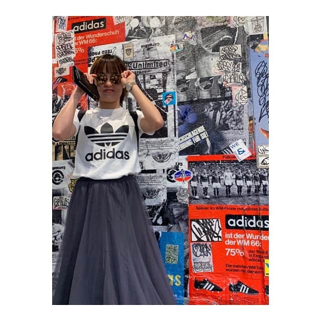 中山こころさんのインスタグラム写真 - (中山こころInstagram)「横後前🌗🌒🌕 * * glass🕶 #oliverpeoples  tops👚 #adidas  skirt👗 #fifth  shoes👟 #adidas  bag🎒 #prada」5月25日 21時11分 - coocoorooo