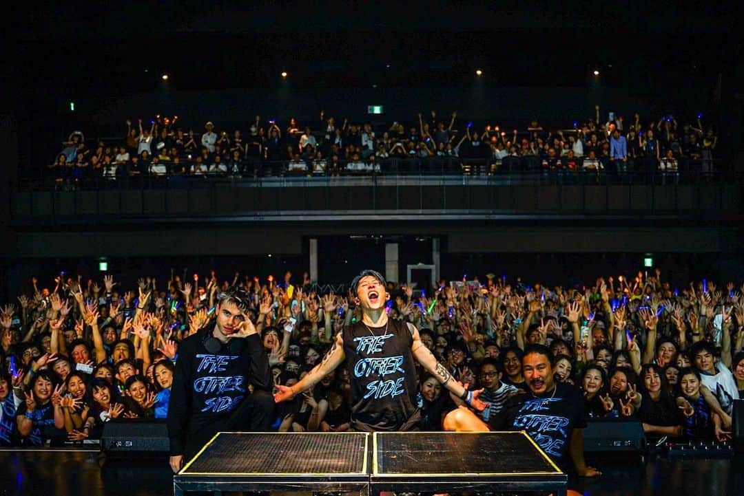 のインスタグラム：「🙏MIYAVI Japan Tour 2019 “THE OTHER SIDE”  5.25 @zepp_fukuoka ご来場の皆様ありがとうございました！🙏 ． Next Up FINAL 6.2 @zepp_sapporo ． Photo By: Alex Witmer @alexanderwitmer ． 【リリース情報】 MIYAVI NEW ALBUM 💿 NO SLEEP TILL TOKYO 7.24 Release 【ライブ情報】 MIYAVI Japan Tour 2019 “THE OTHER SIDE“ . . 【開催日時】 5/25(土)　　福岡／Zepp Fukuoka  6/2(日)  北海道／Zepp Sapporo . MIYAVI North America Tour 2019 “NO SLEEP TILL TOKYO” . 7/25 - Vancouver | Vogue 7/26 - Seattle | Neptune’s 7/27 - Portland | Crystal Ballroom 7/29 - San Francisco | Slim’s 7/30 - Santa Ana | Observatory 8/03 - Tucson 8/05 - Dallas 8/06 - Houston 8/07 - Austin 8/09 - Mexico City 8/11 - San Antonio 8/13 - Chicago | House of Blues 8/15 - Detroit  8/16 - Toronto | Queen Elizabeth Theatre 8/17 - Montreal | Otakuthon Festival 8/19 - New York | Sony Music Hall  8/24 - Atlanta | The Masquerade  With more cites/dates to be added! ． MIYAVI ファンクラブ ”MYV CREW” 2019年度会員受付中！！ . MIYAVI Fan Club“MYV CREW”2019 Membership Admission and Renewal Information . ご入会方法はこちら⬇︎ http://myv382tokyo.com/myvcrew/about.html ． #MIYAVI #Japan #Tour #2019 #THEOTHERSIDE #Live  #SS3 #Nagoya #Tokyo #Osaka #Fukuoka #Sapporo #名古屋 #東京 #大阪 #福岡 #札幌 #NoSleepTillTokyo #NSTT」