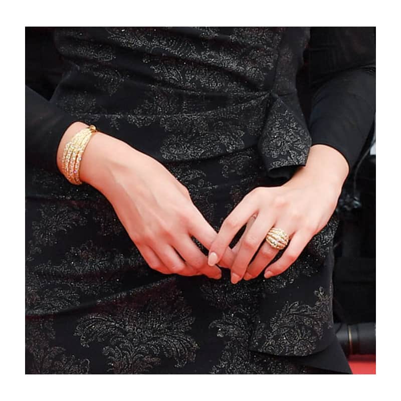 ダミアーニさんのインスタグラム写真 - (ダミアーニInstagram)「Combining the allure of Italian jewelry with a unique design, #DamianiSpicchiDiLuna precious handcrafted creations shine bright at #Cannes2019.  #Damiani #Cannes2019 #CFFwithDamiani」5月25日 21時30分 - damianiofficial