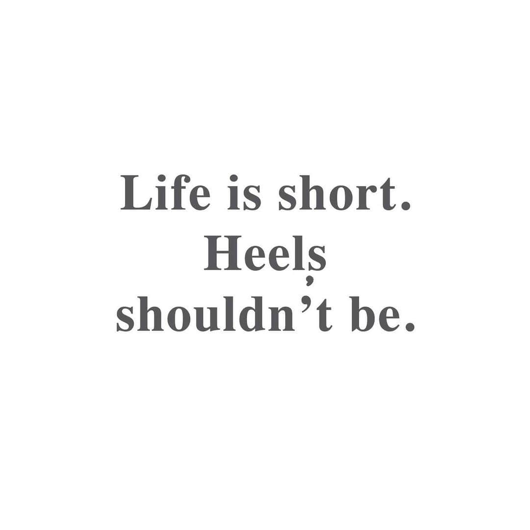 イズロさんのインスタグラム写真 - (イズロInstagram)「#islo #isloisabellalorusso #isloshoes #shoes #sandals #sandali #suede #heels #tacchi #tacchialti #highheels #highheelslover #colore #colours #fashion #style #shoesaddict #glam #maibanale #staytuned #quotes #quotesoftheday」5月25日 21時43分 - islo_isabellalorusso