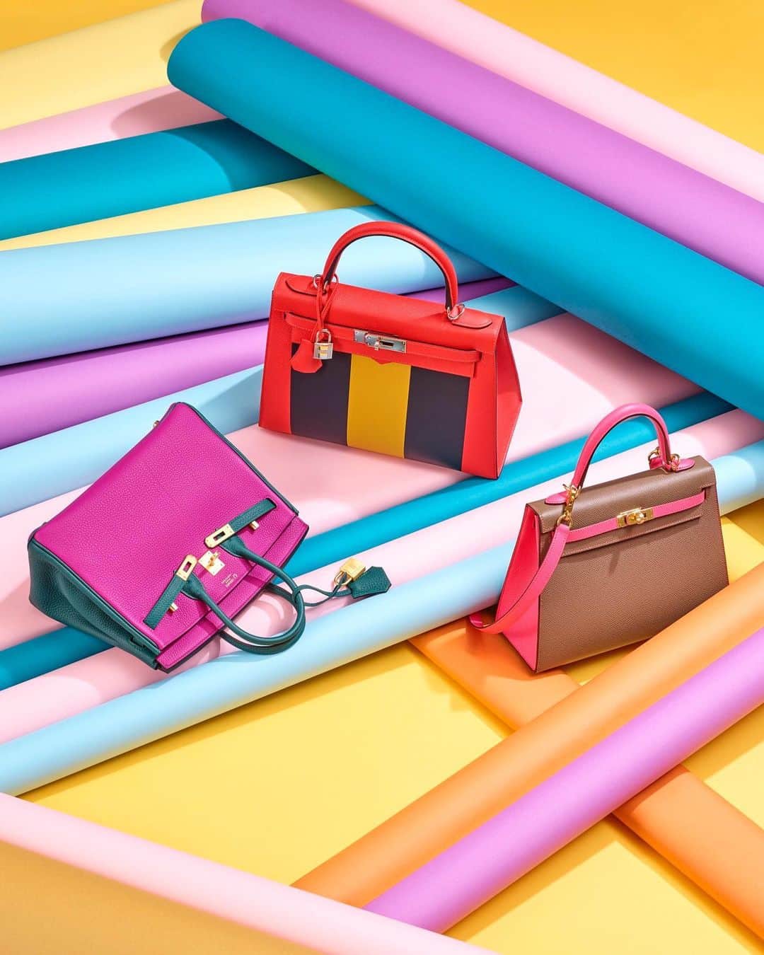 クリスティーズさんのインスタグラム写真 - (クリスティーズInstagram)「Here's a selection of highlights from our upcoming Handbags & Accessories auction in Hong Kong. ⠀ .⠀ See more highlights at @christieshandbags and visit us at the Hong Kong Convention and Exhibition Centre from 24 May.⠀ .⠀ Handbags & Accessories – 29 May at Christie's Hong Kong.⠀ .⠀ #handbag #handbags #accessories #luxury #hongkong」5月25日 21時43分 - christiesinc