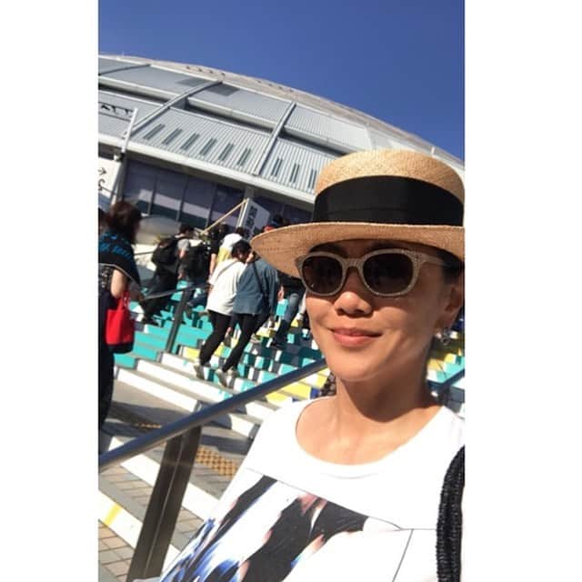 のインスタグラム：「#love ❤️#桜井さん #ミスチル #ライブ #名古屋ドーム #遠征 #mrchildren  #ミスターチルドレン  #againstallgravity  #最高〜❣️ #鼻血 #曲はもちろん  #演出 #映像も素晴らしいステージ👍✨ #暑い名古屋でした #名古屋めし 食べたよ❣️ 桜井さんもひつまぶし食べたかな？ 😆 #ダーリンダーリン」