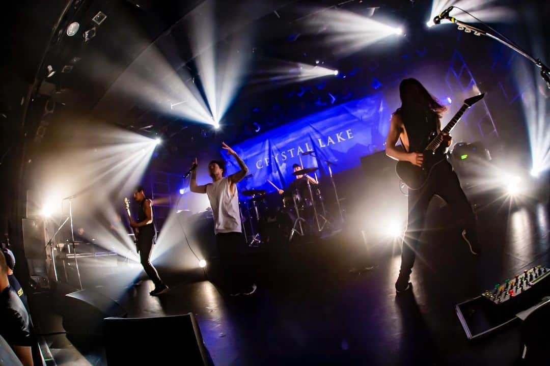 Crystal Lakeさんのインスタグラム写真 - (Crystal LakeInstagram)「THE FIRE STILL BURNS - Day1 is done ✅ We performed our old stuff CUBES tonight. We’re performing THE SIGN album tomorrow! Get ready!  Photo: @taka_tallman  #CrystalLake #Cubes #TheFireStillBurns」5月25日 22時02分 - crystallake777