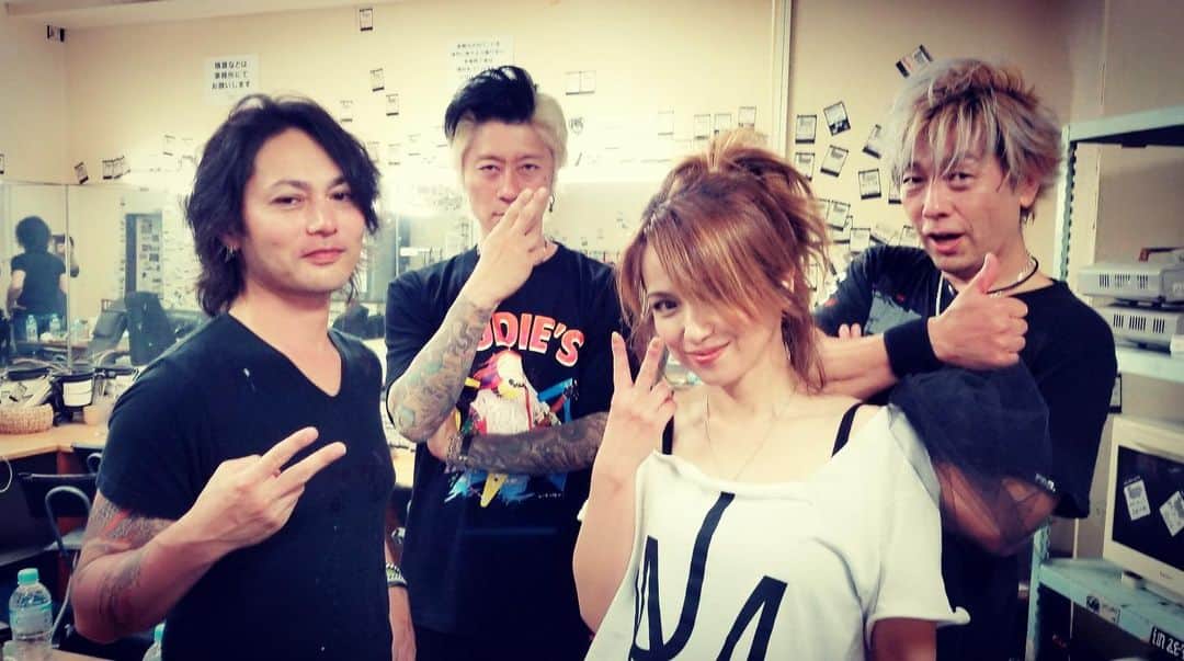 Ju-kenのインスタグラム：「#松田樹利亜バンド ! 新旧織り交ぜたいいライブでした♫  @juliamazda @kenta.harada @cherry_drummer #rudies」