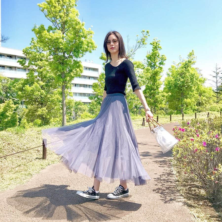 布川桃花さんのインスタグラム写真 - (布川桃花Instagram)「@fifth_storeのプチプラコーデ🧚🏻‍♀️ . トップス #イレギュラーネック5分袖ニット スカート #チュールロングスカート だよー😊 . このトップス鎖骨きれいに見えるからお気に入り！ スカートはウエストゴムだから楽ちんすぎて着まわしてる👐🏻 . どちらも50%OFFのクーポン出てるみたいです❤︎ . #momoka_fashion #fifth #fifthtl #フィフス #スカートコーデ」5月25日 22時10分 - momoka_fukawa