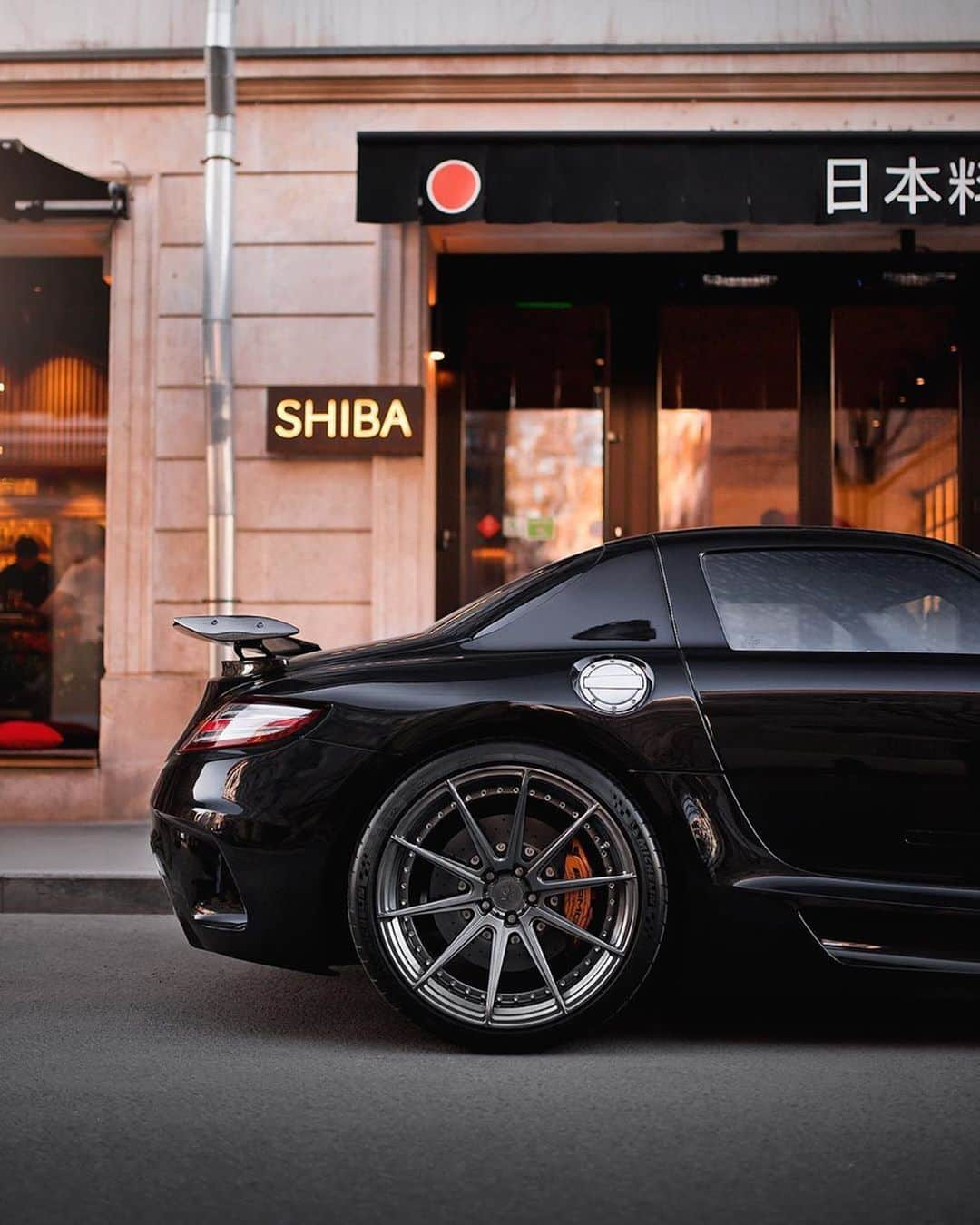 CARLiFESTYLEさんのインスタグラム写真 - (CARLiFESTYLEInstagram)「The Mercedes SLS Black Series. 👍🏼or👎🏼? Photo by @ivanorlov #carlifestyle #SLS #Blackseries ( Follow the @autoplay Network )」5月25日 22時03分 - carlifestyle