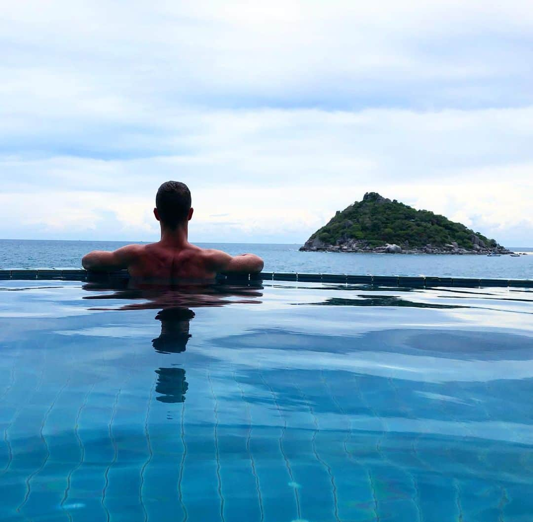 ヨリック・ヘンドリックスさんのインスタグラム写真 - (ヨリック・ヘンドリックスInstagram)「Happiness is a journey, not a destination 💭 #wanderlust #thailand #kohtao #travel」5月25日 22時27分 - jorik.hendrickx