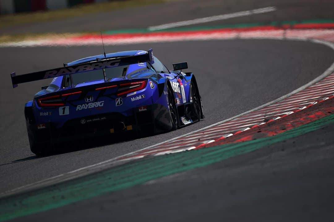 ジェンソン・バトンさんのインスタグラム写真 - (ジェンソン・バトンInstagram)「P7 for @naokiyamamoto_official and myself in qualifying today in Suzuka for round 3 of the @supergt_official Champs. Should be a fun race tomorrow with most cars pretty close on pace 💪🏽 #supergt #teamKunimitsu #honda #nsx #suzuka @team_kunimitsu_official 📸by @shigeyoshi_male」5月25日 22時21分 - jensonbutton